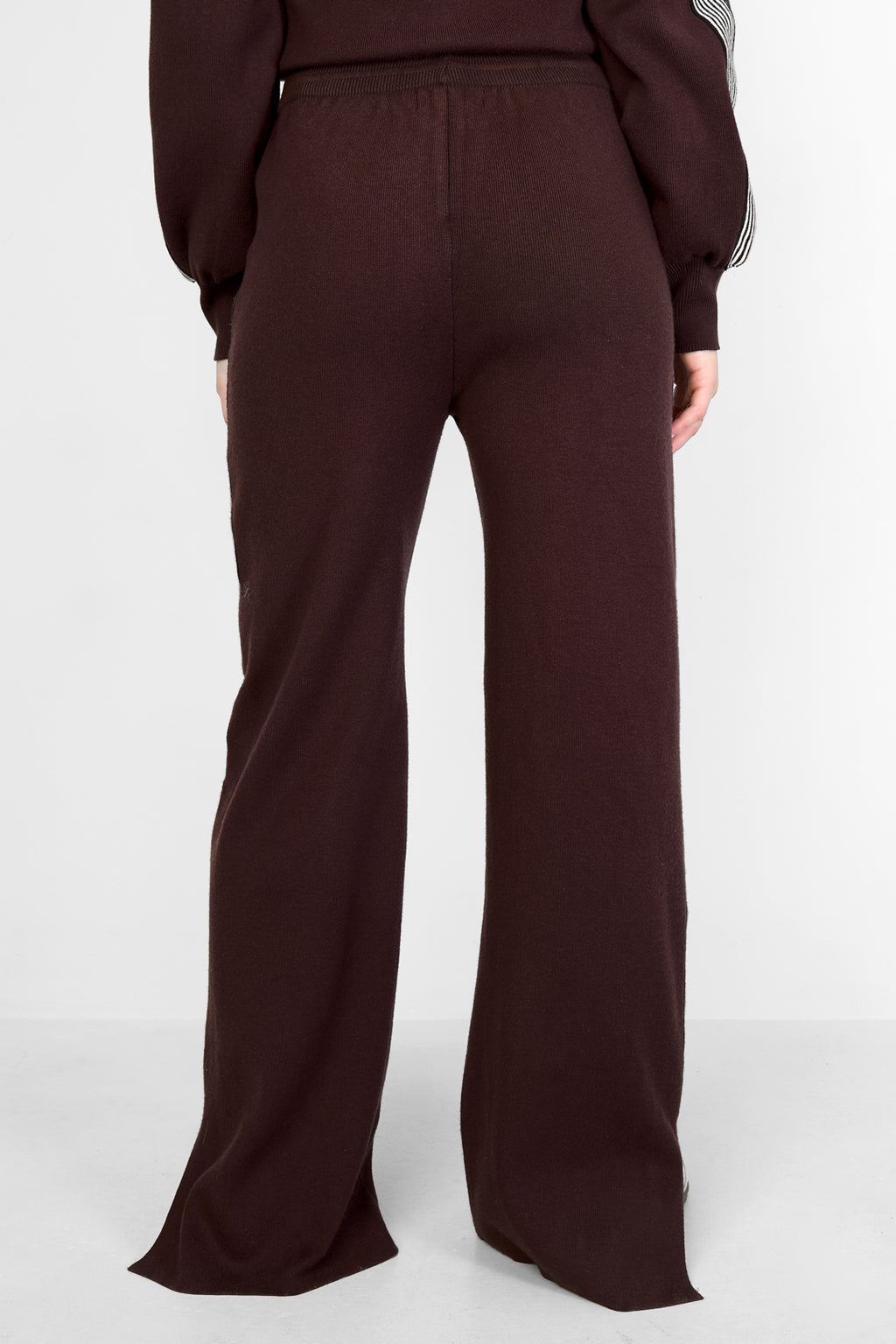 Knitted trousers with stripes